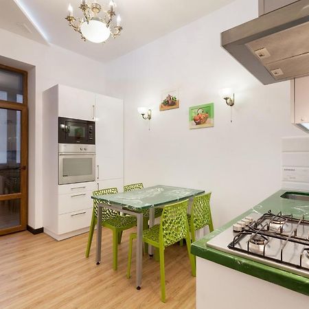 Leogrand Apartment On Doroshenka 38 Львів Екстер'єр фото